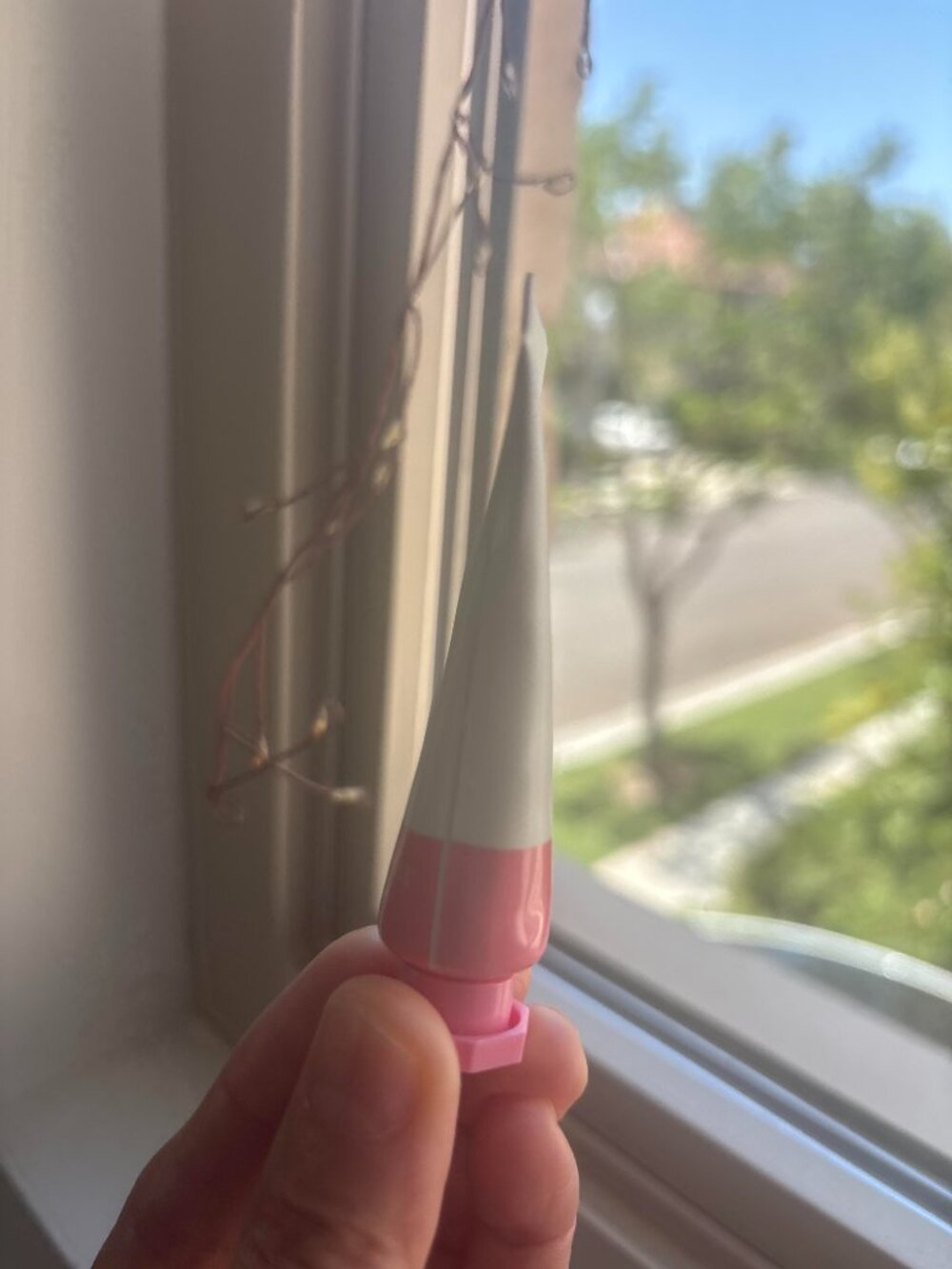 Glossier Cloud Paint Seamless cheek color- PUFF (USED) - Picture 4 of 6